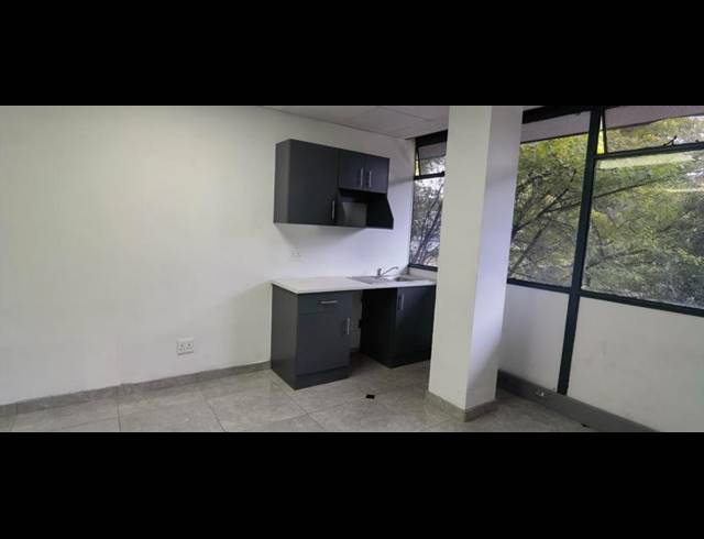 BUSINESS PROPERTY TO RENT IN LYNNWOOD GLEN